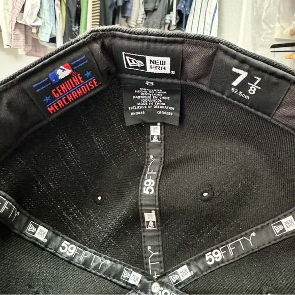 New Era Fitted Yankee Hat - Picture 2 of 5